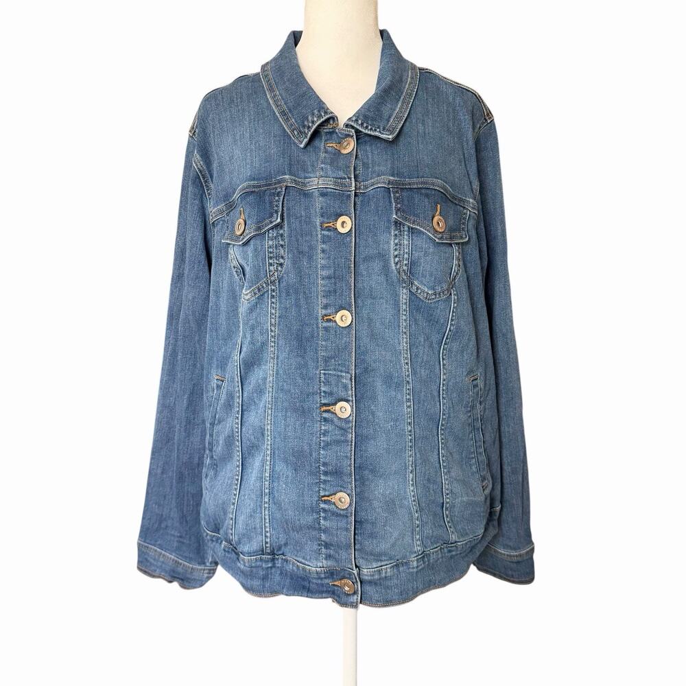 Torrid Womens Plus 3X Denim Fitted Trucker Jacket Blue Jean Button Front Stretch